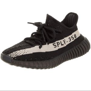 Preloved Yeezy 350 Boost Oreo Sneakers - Size 4
